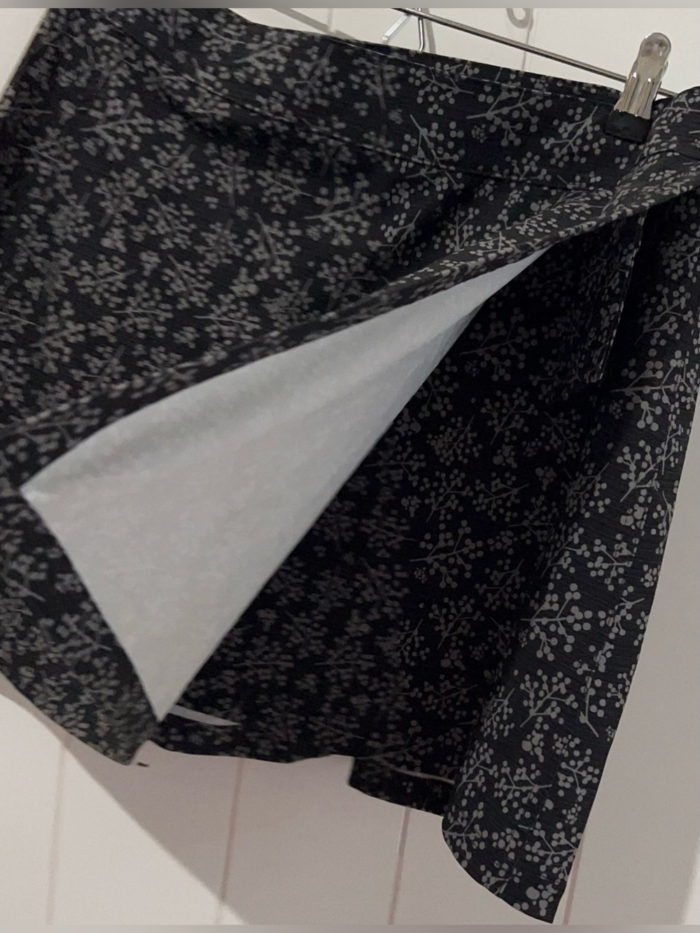 Rip Skirt swim coverup size M Black Gray